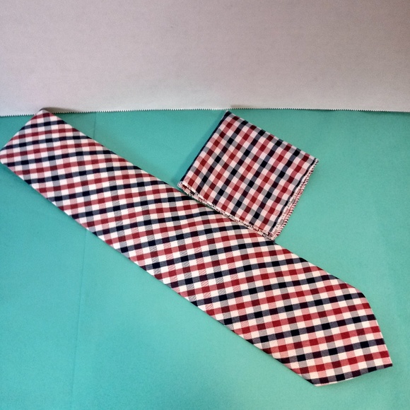 Other - 100% Silk Tie w/ Matching Pocket Square Other - 100% Silk Tie w/ Matching Pocket Square